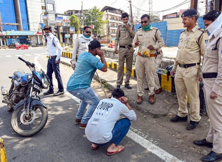 देशाची राजधानी असलेल्या दिल्लीमध्ये जवळपास 9 हजार गाड्या जप्त करण्यात आल्या. 
