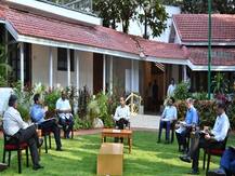 Corona Update | लोकांची गैरसोय टाळण्यासाठी जीवनावश्यक वस्तूंची दुकाने 24 तास खुली ठेवणार : मुख्यमंत्री 