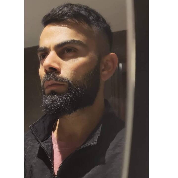 भारतीय क्रिकेट टीमचा कर्णधार विराट कोहलीने ट्वीट करून सांगितलं की, त्याने आणि पत्नी अनुष्काने आपला हिस्सा पीएम केअर फंडसाठी दिला आहे. सुत्रांच्या माहितीनुसार, विराट-अनुष्काने 3 कोटी रूपये पीएम केअर फंडसाठी दिले आहेत. (Photo credit - Instagram)