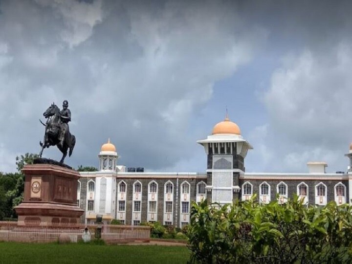UGC panel recommends college and university exam delaying next academic year विद्यापीठ- महाविद्यालयीन परीक्षा आणि नवीन शैक्षणिक वर्षाबाबत यूजीसीकडे  समित्यांच्या शिफारशी