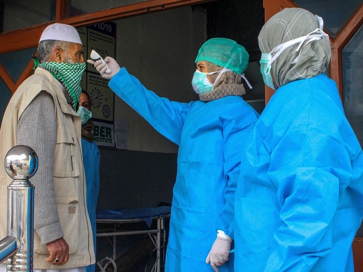 coronavirus india health ministry on covid 19 total cases updates देशात गेल्या 24 तासात 549 कोरोनाबाधित रुग्ण, तर 17 जणांचा मृत्यू : केंद्रीय आरोग्य मंत्रालय