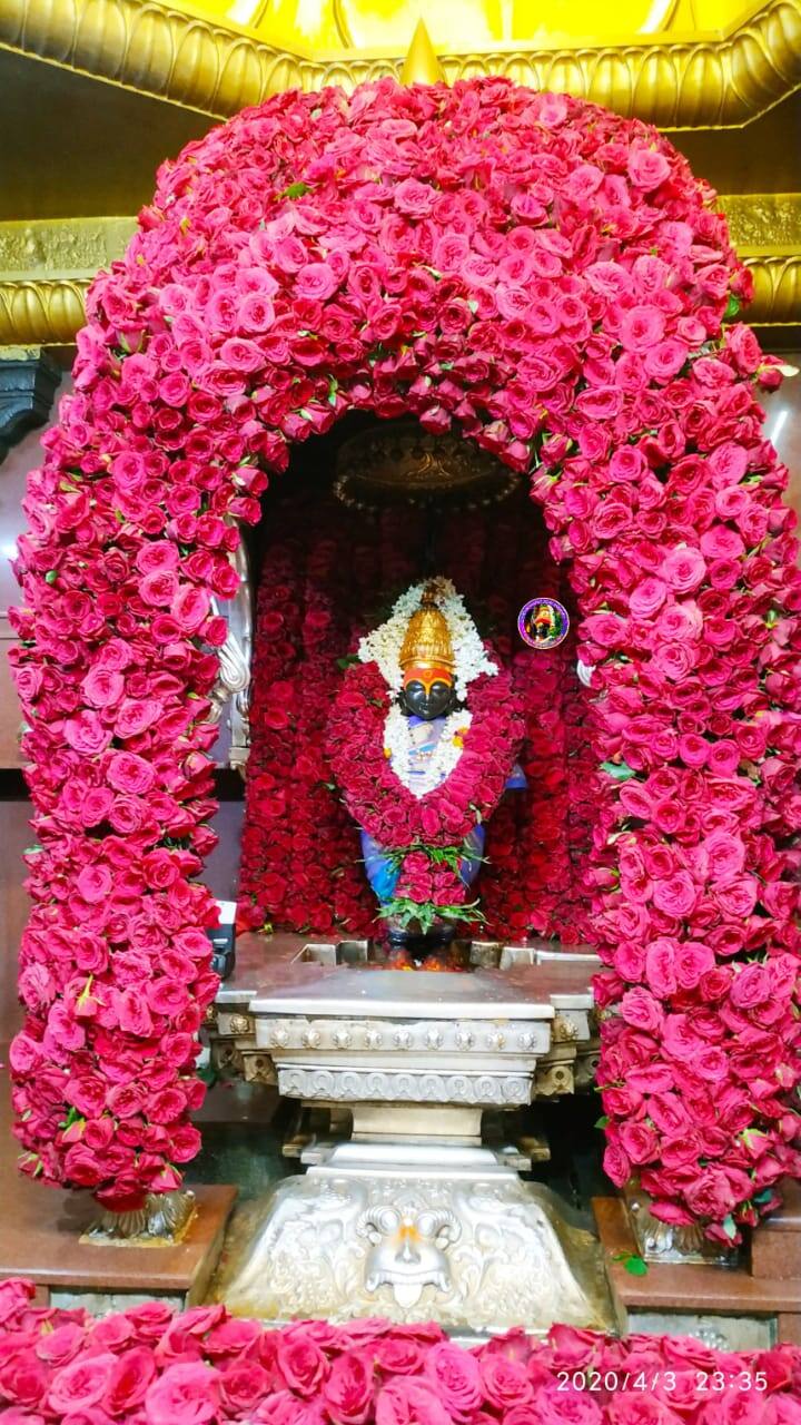 कोरोनाचे दहशतीमुळे इच्छा असूनही पिढ्यानपिढ्या पासून पाळलेला वारकऱ्यांचा वारीचा नियम यंदा चुकला आहे.