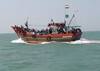 अरबी समुद्रात अडकलेल्या 1700 खलाशांना अखेर गुजरातमध्ये उतरवलं