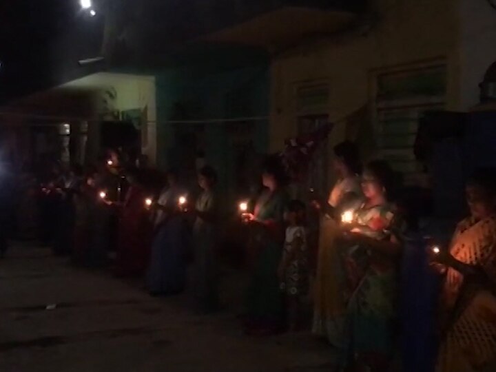 coronavirus on the appeal of pm modi the country was illuminated with candles and torch lights देश दिव्यांनी उजळला, पंतप्रधान नरेंद्र मोदींच्या आवाहनाला उत्स्फूर्त प्रतिसाद