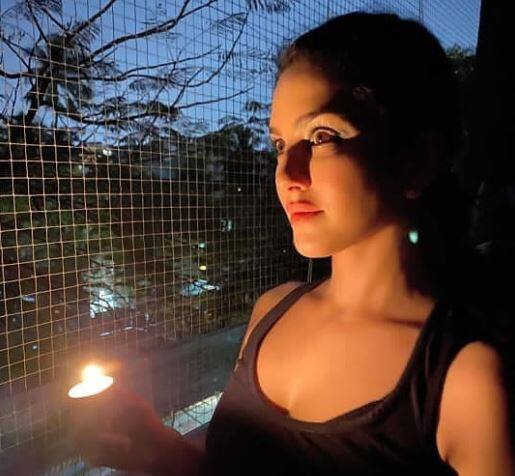 बॉलिवूडची बेबी डॉल सनी लियोनही मोदींच्या आवाहनाला प्रतिसाद देताना दिसून आली. (सर्व फोटो : इन्स्टाग्राम)