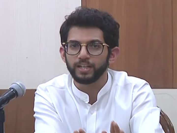  4 lakh Rs each to the families of the victims of the Malad building accident says Aditya Thackeray मालाड इमारत दुर्घटनेतील मृतांच्या कुटुंबियांना प्रत्येकी चार लाख रुपयांची मदत : पालकमंत्री आदित्य ठाकरे