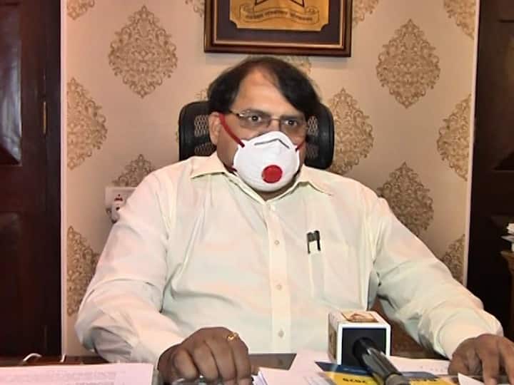 Three to four lakh liters of liquor sold in the state yesterday, say Excise Commissioner Kantilal Umap राज्यात काल तीन ते चार लाख लिटर दारु विक्रीचा अंदाज : उत्पादन शुल्क आयुक्त