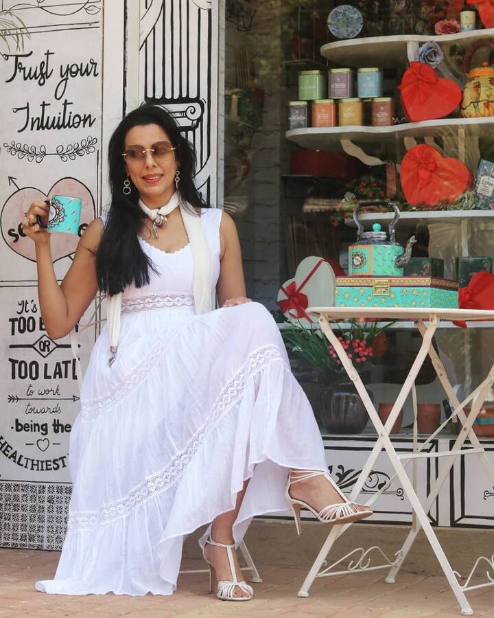 अभिनेत्री आणि बिग बॉस 5 ची स्पर्धक असलेली पूजा बेदी आज आपला वाढदिवस साजरा करत आहे. 