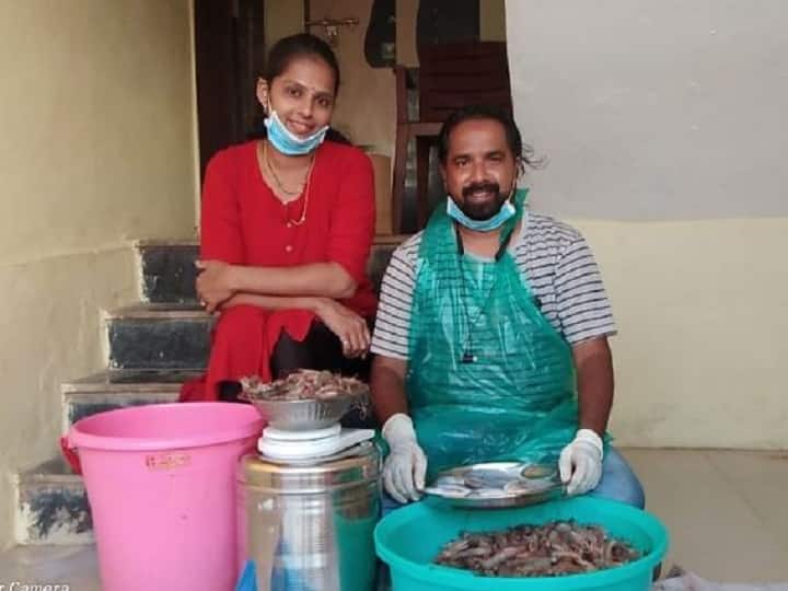 Lockdown | लॉकडाऊनमुळे डान्स अकॅडमी बंद, रिअॅलिटी डान्सर बनला मासे विक्रेता Ratnagiri - Reality dance star Kiran Borsutkar turns fish provider during lockdown Lockdown | लॉकडाऊनमुळे डान्स अकॅडमी बंद, रिअॅलिटी डान्सर बनला मासे विक्रेता