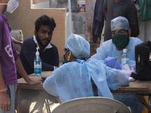 दोन महिन्यांत दहा हजारांपेक्षा जास्त रुग्णांना तपासणारा डॉक्टर