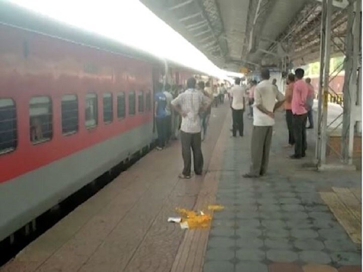 Shramik special train destined to UP reaches Odisha claims passengers वसईहून गोरखपूरसाठी निघालेली श्रमिक स्पेशल ट्रेन ओदिशाला पोहोचली!
