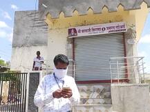 बीडमध्ये 300 शिक्षकांना डिलिव्हरी बॉयचं काम, नागरिकांना घरपोच किराणा पोहोचवण्याची जबाबदारी