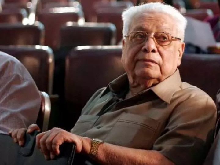 legendary director basu chatterjee best known for baton baton mein khatta meetha rajinigandha Passes Away Basu Chatterjee Passes Away | प्रसिद्ध दिग्दर्शक बासु चॅटर्जी यांचं वयाच्या 90व्या वर्षी निधन