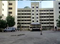 औरंगाबादच्या हर्सूल कारागृहातील उपचार घेत असलेले दोन कोरोना पॉझिटिव्ह कैदी पळाले