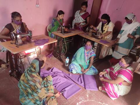 लॉकडाऊनच्या काळात 30 हजार महिलांना मिळाली जगण्याची नवी उमेद लॉकडाऊनच्या काळात 30 हजार महिलांना मिळाली जगण्याची नवी उमेद