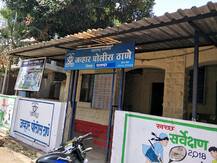 लग्नसोहळ्यात नियमापेक्षा जास्त वऱ्हाडी जमल्याने नवरदेवावर गुन्हा दाखल