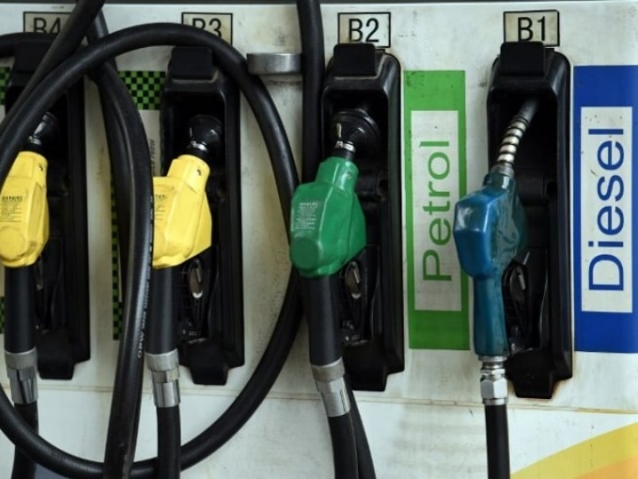 Petrol Diesel Price Today Record price rise in fuel check cost of diesel petroleum in your city Petrol Diesel Price: पेट्रोल डिझेलची दरवाढ कायम, देशभरातील शहरातील इंधनाचे दर
