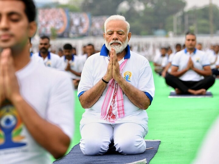 International Yoga Day PM Narendra Modi Live Speech addressing Nation International Yoga Day | कोरोनाला हरवायचंय तर योगा आवश्यक, प्राणायमाला दैनंदिन आयुष्याचा भाग बनवा : पंतप्रधान मोदी