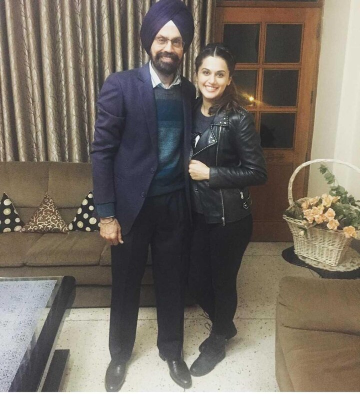 बॉलिवूडची बेबाक गर्ल तापसी पन्नूने काही दिवसांपूर्वी आपले वडिल दिलबाग सिंह याच्यासाठी सरप्राइज पार्टी ठेवली होती.