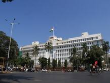 शिक्षकांच्या बदल्या करण्यासाठी सरकारच्या हालचाली; नवे सॉफ्टवेअर तयार करण्याचे आदेश