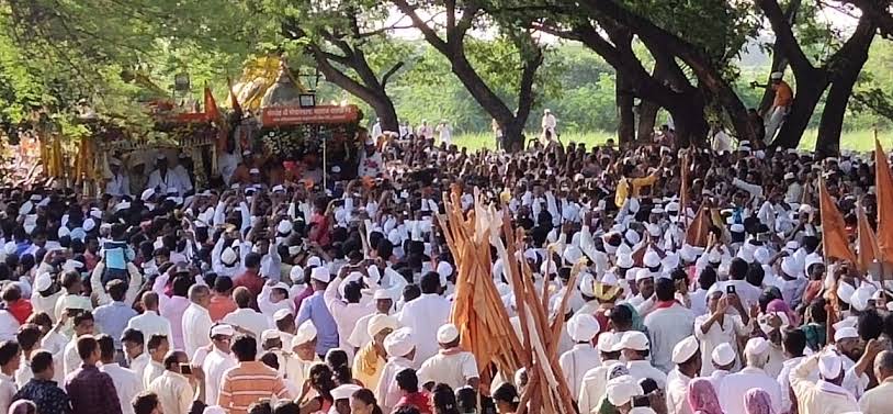 आठवणीतील वारी.. वारीच्या आठवणी.. आज टप्प्यावर माऊली आणि सोपान काकांची बंधुभेट झाली असती...