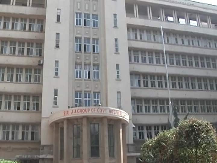J J Hospital Woman Doctor molested by Wardboy मुंबईतील जे.जे रुग्णालयात महिला डॉक्टरची छेडछाड; आरोपी वॉर्डबॉयला अटक