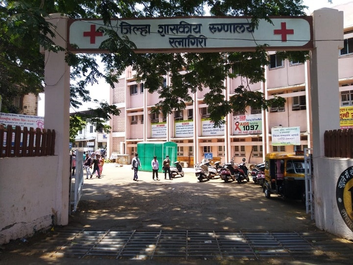 Ratnagiri District Surgeon sent to on compulsory leave Allegations of drug abuse रत्नागिरीत जिल्हा शल्य चिकित्सकांना पाठवले सक्तीच्या रजेवर; औषध खरेदीत गैरव्यवहार झाल्याचा ठपका!
