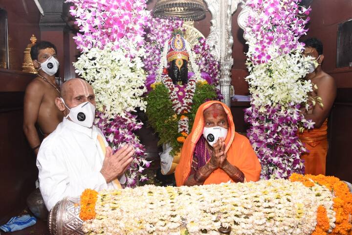 मानाचे वारकरी विठ्ठल बडे आणि अनुसया बडे