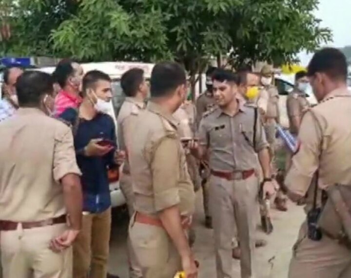 encounter between police and miscreants  in kanpur eight policemen martyred four injured कानपूरमध्ये गुंडांच्या गोळीबारात डीएसपींसह आठ पोलीस शहीद