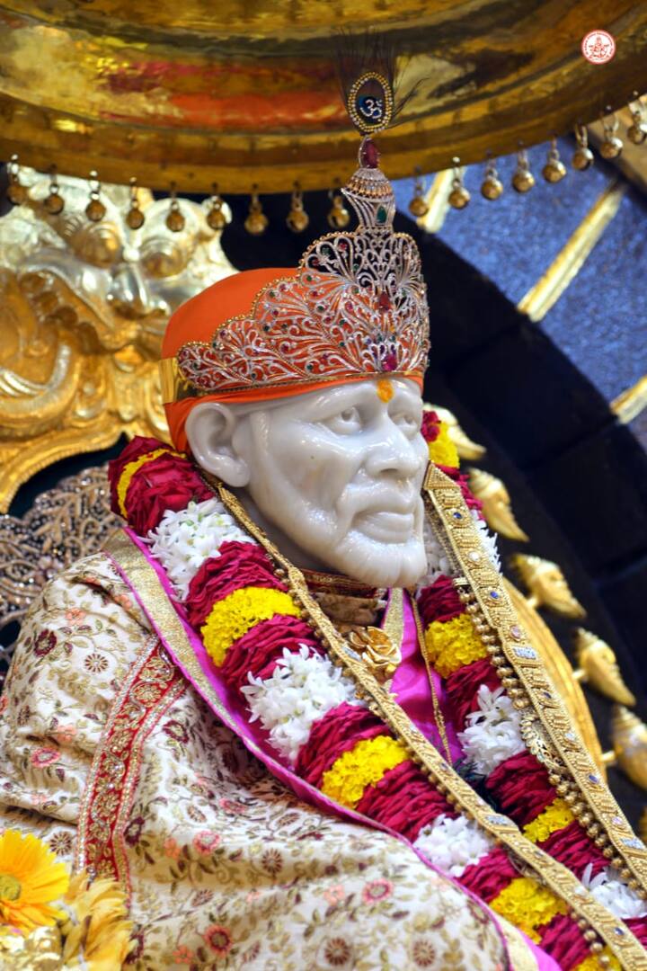 पायी पालख्या घेऊन येणाऱ्या भाविकांना देखील पालख्या न आणण्याचं आवाहन करण्यात आलं आहे.