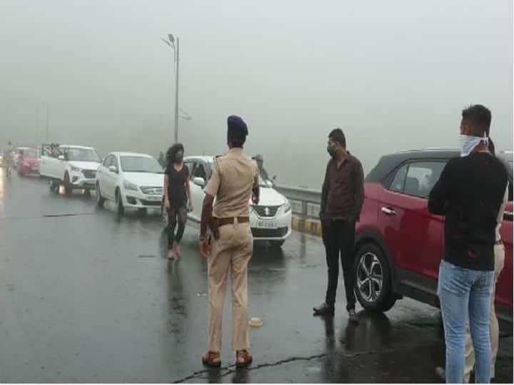 131 booked for violating tourism ban order in Lonawala बंदी झुगारुन सहलीसाठी लोणावळ्यात, विनापास 131 जणांवर गुन्हा तर विनामास्क पर्यटकांकडून 64 हजारांचा दंड