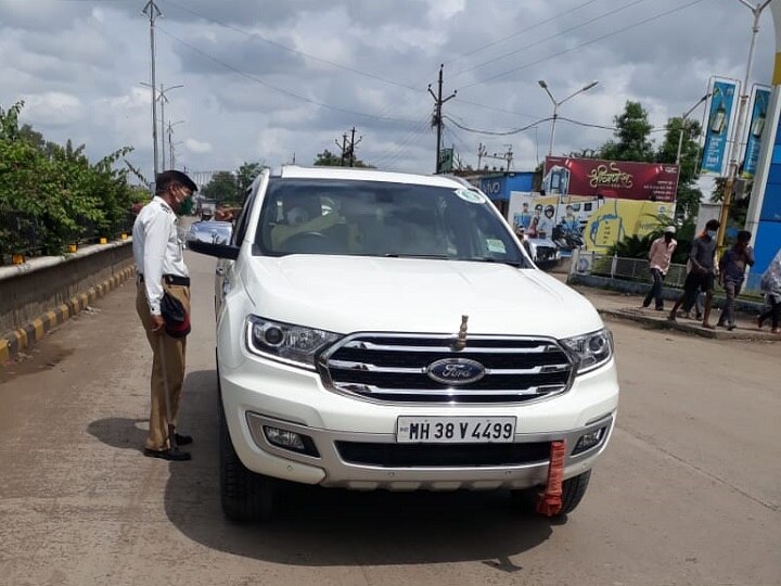 Action against MLA tanhaji mutkule for violating traffic rules in hingoli डॅशिंग महिला पोलीस कर्मचाऱ्याची थेट आमदारावर कारवाई, वाहतूक नियमाचं उल्लंघन केल्याने दंड