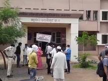 जळगाव कोविड रुग्णालयात मद्यपीं रुग्णांचा गोंधळ