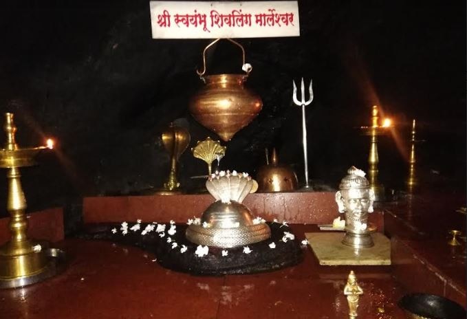 Coronavirus effect on Shravani Somwar, Mahadev devotees are upset as Marleshwar Temple ban on darshan in Marleshwar श्रावणी सोमवारवरही कोरोनाचा परिणाम; मार्लेश्वरला दर्शनबंदी असल्याने महादेव भक्त नाराज