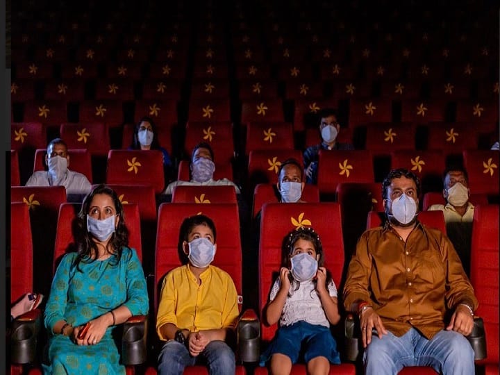 थिएटर, मल्टिप्लेक्स सुरु करण्याची परवानगी द्या, कोरोना संसर्ग रोखण्यासाठी सर्व खबरदारी घेऊ; मल्टिप्लेक्स मालकांचा दावा How will Multiplex reopen post lockdown coronavirus थिएटर, मल्टिप्लेक्स सुरु करण्याची परवानगी द्या, कोरोना संसर्ग रोखण्यासाठी सर्व खबरदारी घेऊ; मल्टिप्लेक्स मालकांचा दावा