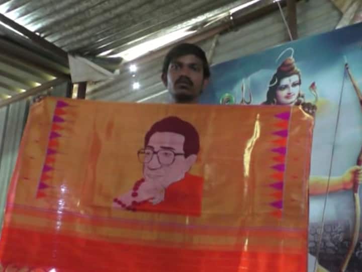 परिस्थिती जेमतेम असल्याने योगेशने गावातच पैठणी विणकामाच शिक्षण घेतले आणि कर्ज काढून घरातील पत्राच्या शेडमध्ये स्वत:चा माग टाकला.  