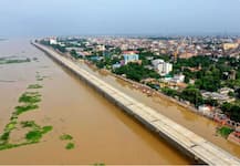 बिहार आणि आसाममध्ये पुराचा हाहाकार! पाहा मन सुन्न करणारे फोटो