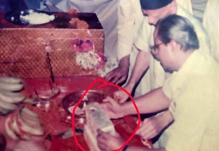 ठाण्यातून 1987 साली महाराष्ट्रातून पहिली चांदीची वीट आयोध्या येथे पाठवण्यात आली होती. ठाण्यातील त्याकाळचे शिवसेनेचे अध्यक्ष धर्मवीर आनंद दिघे यांनी ती विट पाठवली होती.