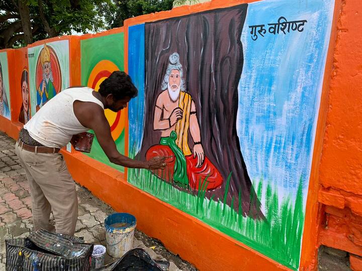 अयोध्येच्या रस्त्यारस्त्यावर सध्या अशा पद्धतीने रामायणातल्या कथा साकार केल्या जात आहेत