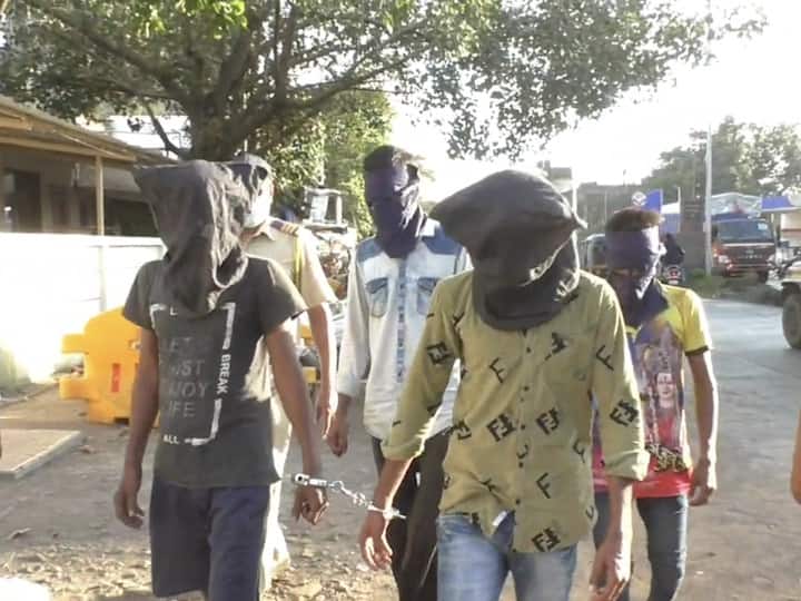 Four arrested for gangrapin women in Bhiwandi भिवंडीत मैत्रिणीकडून परतणाऱ्या महिलेवर शस्त्राचा धाक दाखवून सामूहिक बलात्कार, चौघांना बेड्या