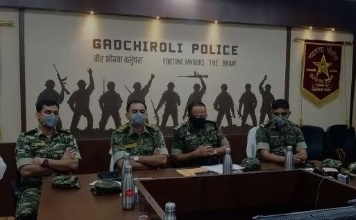 Two Naxalites arrested in gadchiroli  गडचिरोलीत टिपागड दलमचा कुख्यात कमांडर यशवंत बोगाला पत्नीसह अटक