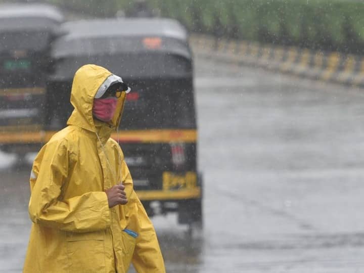 rainfall in many districts of state including Mumbai, Pune, Nagpur मुंबई, पुणे, नागपूरसह राज्यातील अनेक जिल्ह्यांत संततधार; अनेक धरणं ओव्हर फ्लो