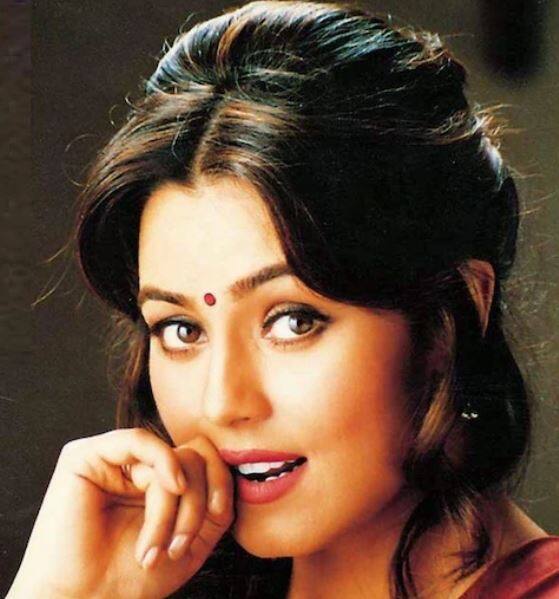 महिमा चौधरीला बरं होण्यासाठी मोठा काळ लागला आणि या काळात तिचं बॉलिवूड करियर जवळपास संपलं.