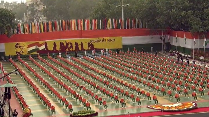 आपल्या भाषणात पंतप्रधानांनी आत्मनिर्भर अभियानाचाही उल्लेख केला. आत्मनिर्भर भारत हा 130 कोटी देशवासियांसाठी मंत्र बनल्याचं सांगितलं.