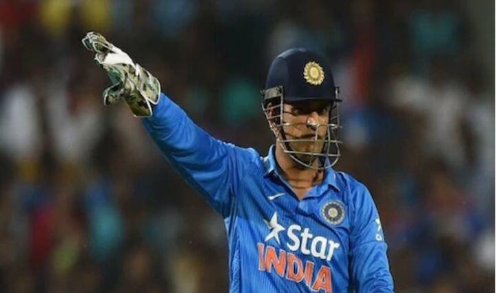  धोनीच्या नेतृत्वात भारतानं घरच्या मैदानात 21 कसोटी जिंकण्याचा पराक्रम गाजवलाय.