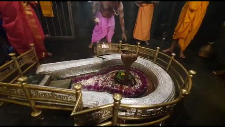 यंदा कोरोना संकट आणि लॉकडाऊनमुळे भिमाशंकर मंदिर बंद ठेवण्यात आलं आहे. 