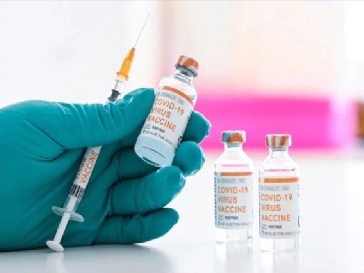 UK Corona Vaccine Oxford Astra Zenecca Trail Stopped after suspected adverse reaction ऑक्सफर्डच्या कोरोना लसीच्या मानवी चाचण्यांना तात्पुरती स्थगिती; भारतात सीरम इन्स्टिट्यूटला मात्र दिलासा