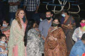 सोशल मीडियावर व्हायरल होणाऱ्या फोटोंवरून दिसून येत आहे की, 'गणपती उत्सवात सलमानच्या कुटुंबासोबत यूलिया वंतूरही सहभागी झाली आहे.'