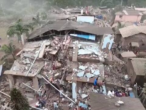 Raigad Building Collapse | महाडमध्ये 5 मजली इमारत कोसळली; 51 जण बेपत्ता, एकाचा मृत्यू Raigad Building Collapse | महाडमध्ये 5 मजली इमारत कोसळली; 51 जण बेपत्ता, एकाचा मृत्यू