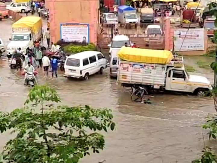 भंडाऱ्यात पूर, दोन राज्यांशी संपर्क तुटला, वैनगंगेला महापूर, तीन जिल्ह्यांना सतर्कतेचा इशारा Flood In Bhandara Rain Latest Update Three districts warned of floods in Wainganga भंडाऱ्यात पूर, दोन राज्यांशी संपर्क तुटला, वैनगंगेला महापूर, तीन जिल्ह्यांना सतर्कतेचा इशारा